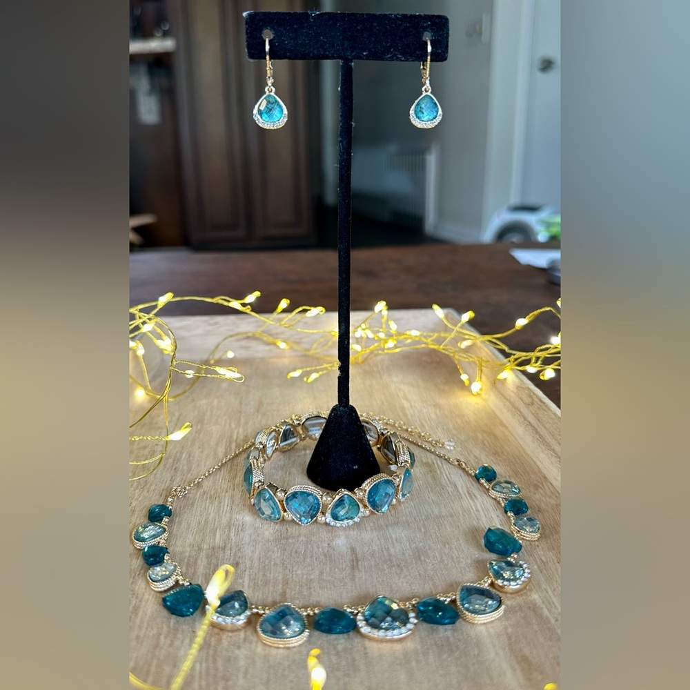 Brand New! Napier bracelet, earrings & necklace set Gold with Aqua/Crystal 💎